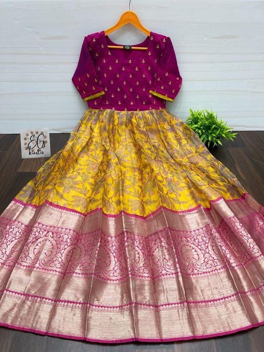 Post image I want 2 Pieces of I want this gown anybody have  for reasonable rate .
Chat with me only if you offer COD.
Below is the sample image of what I want.