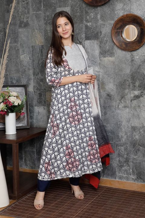 👗👗 NEW LAUNCH👗👗  *BEAUTIFUL Heavy. 

AAA+ PREMIUM REYON KURTI PANT WITH DUPATTA 
⭐work.
⭐Fa uploaded by Rathore textiles on 9/3/2021