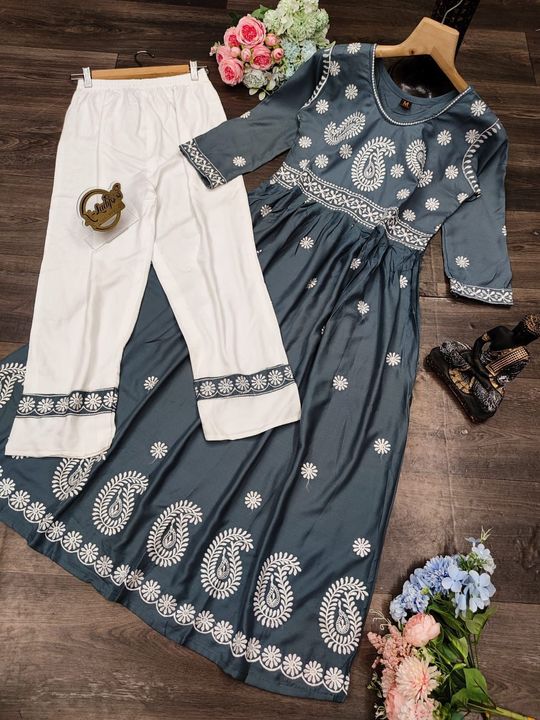 Premium rayon cotton gown uploaded by Piyush Kachhadiya on 9/4/2021