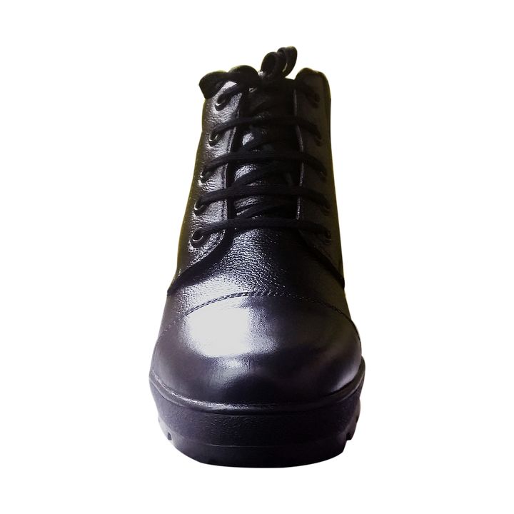 Leather Boot uploaded by Kairivon Pvt. Ltd on 9/4/2021