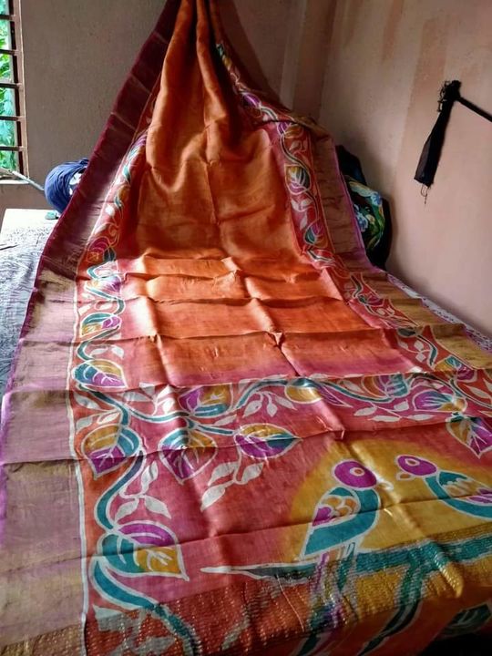 Jori tashar hand batik saree with blouse pic uploaded by Art o craft on 9/5/2021