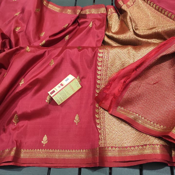 Post image I want 10 Pieces of Pure banarasi silk sarees.
Chat with me only if you offer COD.
Below are some sample images of what I want.
