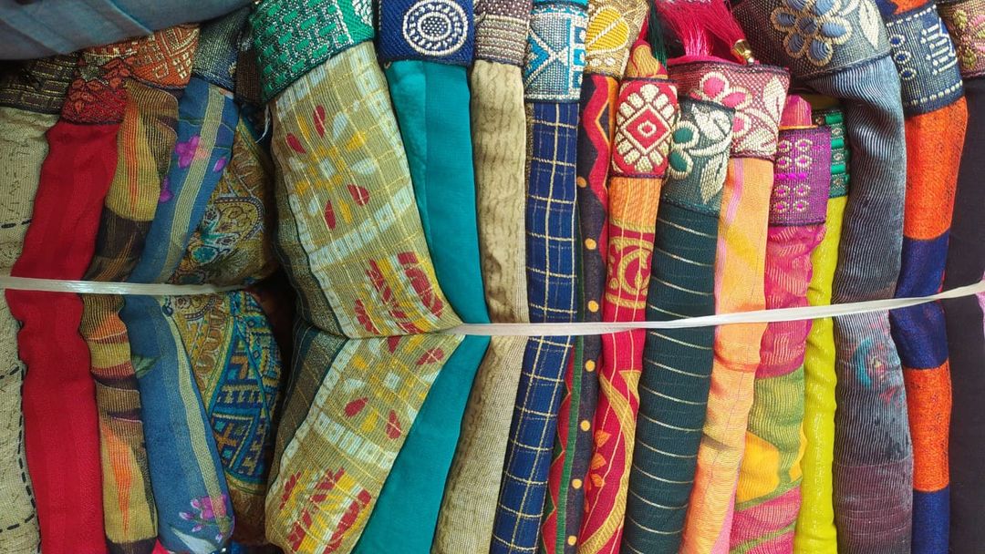 प्रिन्ट and डाइड Sarees uploaded by business on 9/8/2021