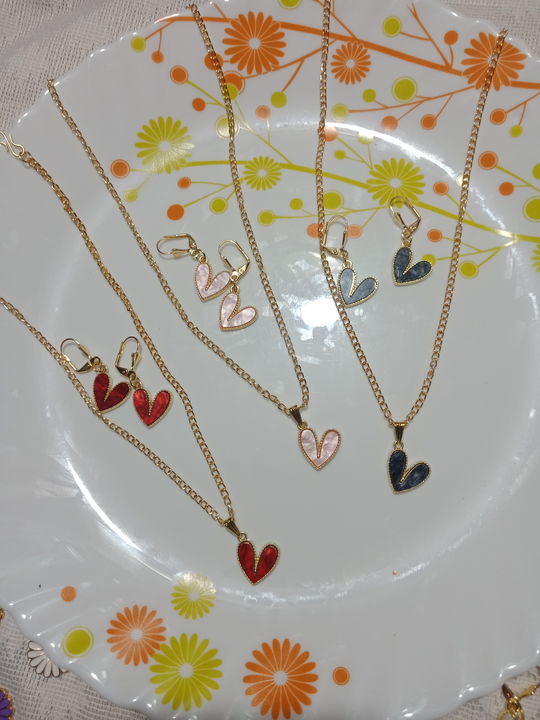 Heart pendant set uploaded by business on 9/8/2021