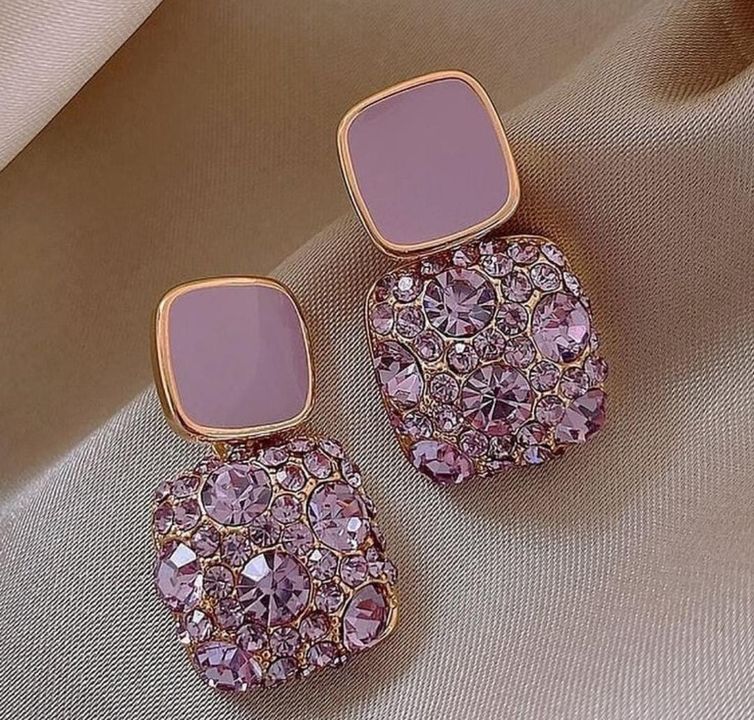 Post image Mujhe We want to buy exactly these two earrings.
Kindly share your details for the same. ki 2 Pieces chahiye.
Mujhe jo product chahiye, neeche uski sample photo daali hain.