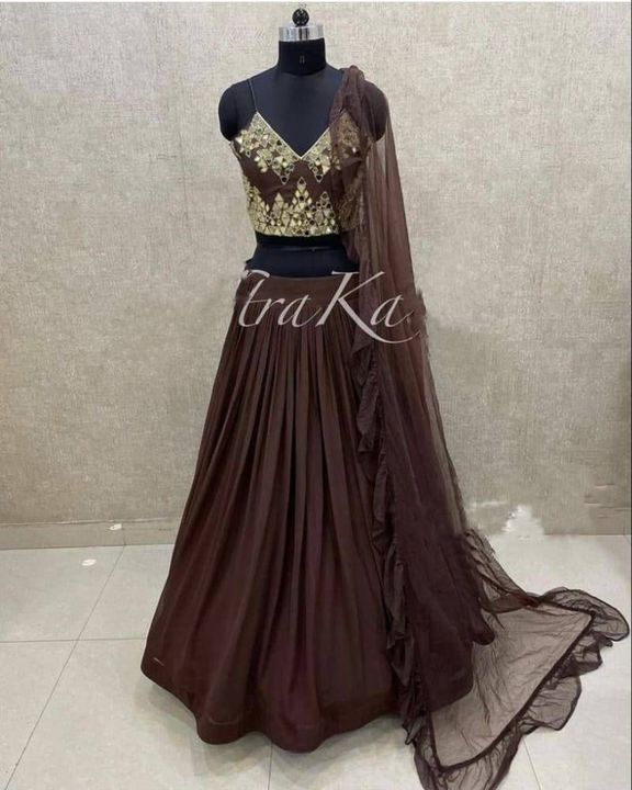 Gown uploaded by Crazy fashion on 9/12/2021
