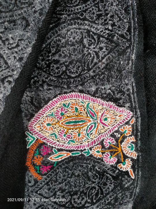 Pashmina shawl uploaded by business on 9/13/2021