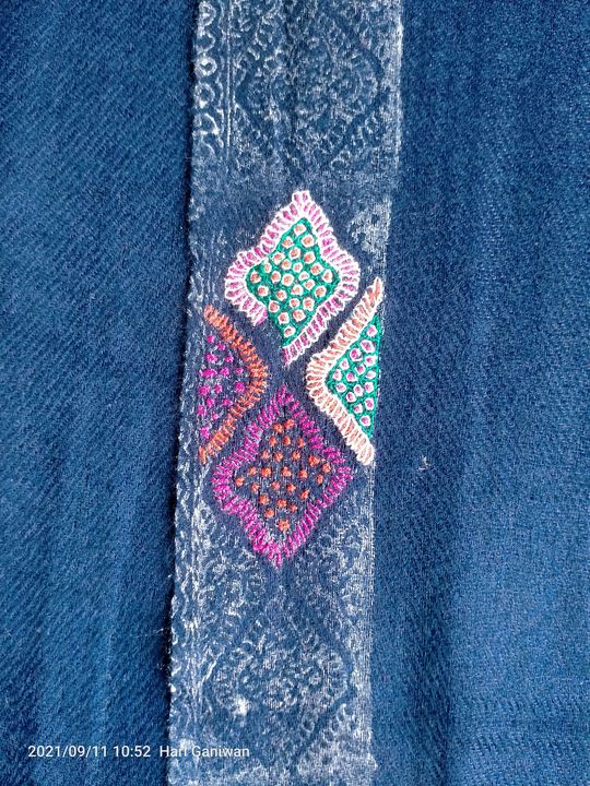 Pashmina shawl uploaded by Kasana Pashmina shawls on 9/13/2021