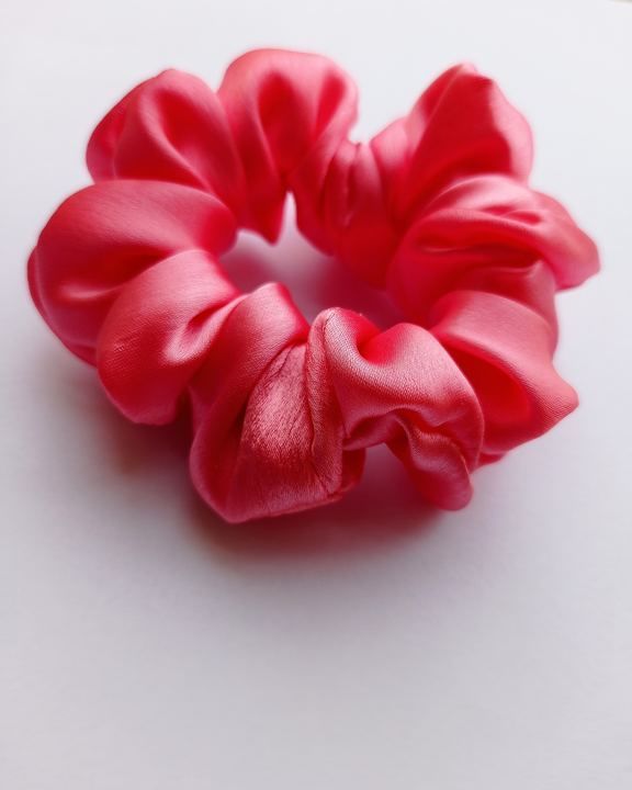 Pink scrunchie uploaded by Thescrunchietales on 9/13/2021