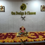 Business logo of Om design and classes based out of Surat