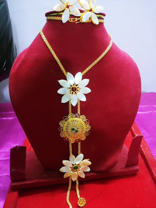 Post image Beautifudesigner 1.5gm gold platting shell jewellery.