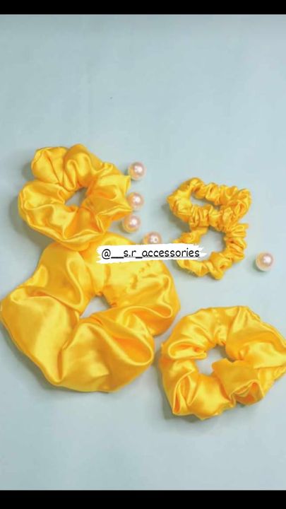 Post image Best quality scrunchies for you 🌈
We provide COD and we ship everywhere✈️
We give premium quality fabrics 🌈
We give freebies and we provide customisation