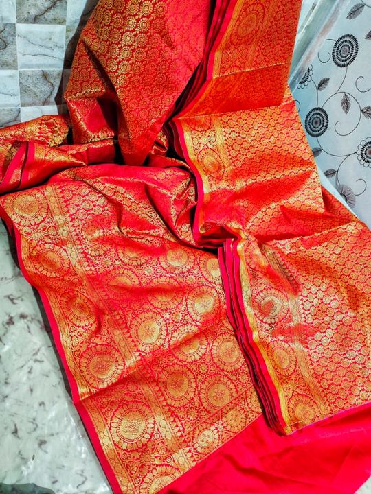 Post image Banarasi tapeta saree in best'price contact me on whatsapp 9335855860