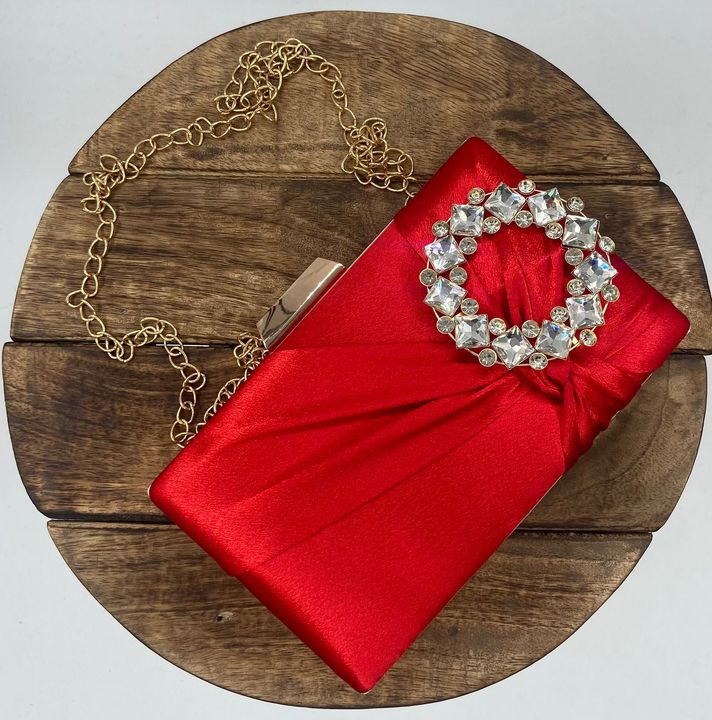 Post image *Wonderful Clutch For Women *Material:- SATIN Cloth with Metal Frame Size:-8x5 inch LXHOne metal Chain You can bring it with hand and also by side chain .Wonderful Quality ❤️❤️❤️❤️❤️❤️Price:-470+Shipping