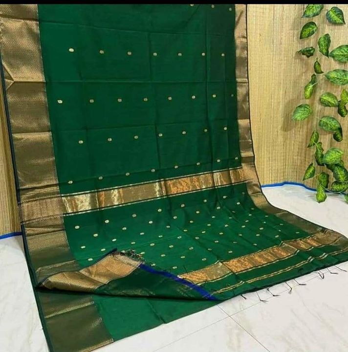 Small buti saree uploaded by maheshwari handloom saree on 9/18/2021