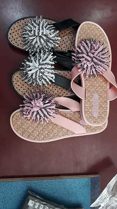 Ladies rubber flower slipper uploaded by Padangan shoe center on 9/11/2020