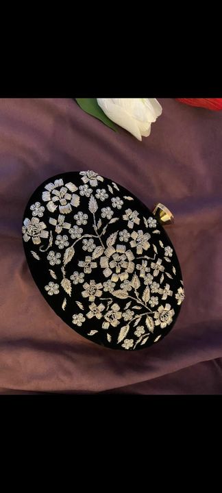 Post image Mujhe I want 20-30 piece embroidery clutches in wholesale rate. Msg Me on 9628921406
Give you example pic. ki 25 Pieces chahiye.
Mujhse chat karein, agar aap COD suvidha dete hain.
Mujhe jo product chahiye, neeche uski sample photo daali hain.
