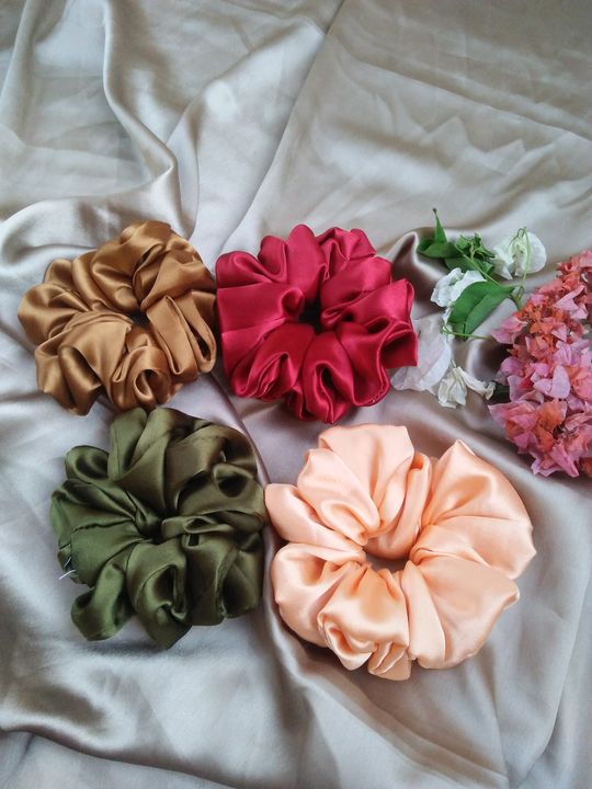 Large Scrunchie 4 pieces uploaded by The Meenakshi label on 9/23/2021