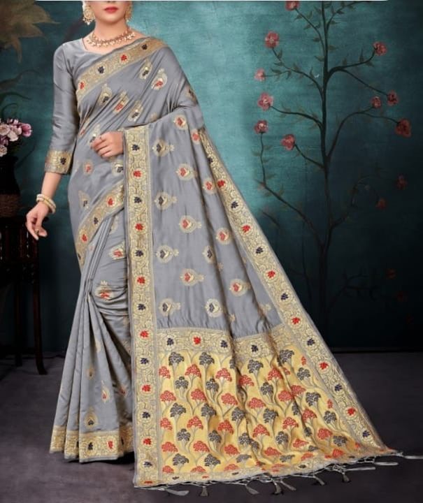 Grey rich pallu with contrast border uploaded by business on 9/26/2021