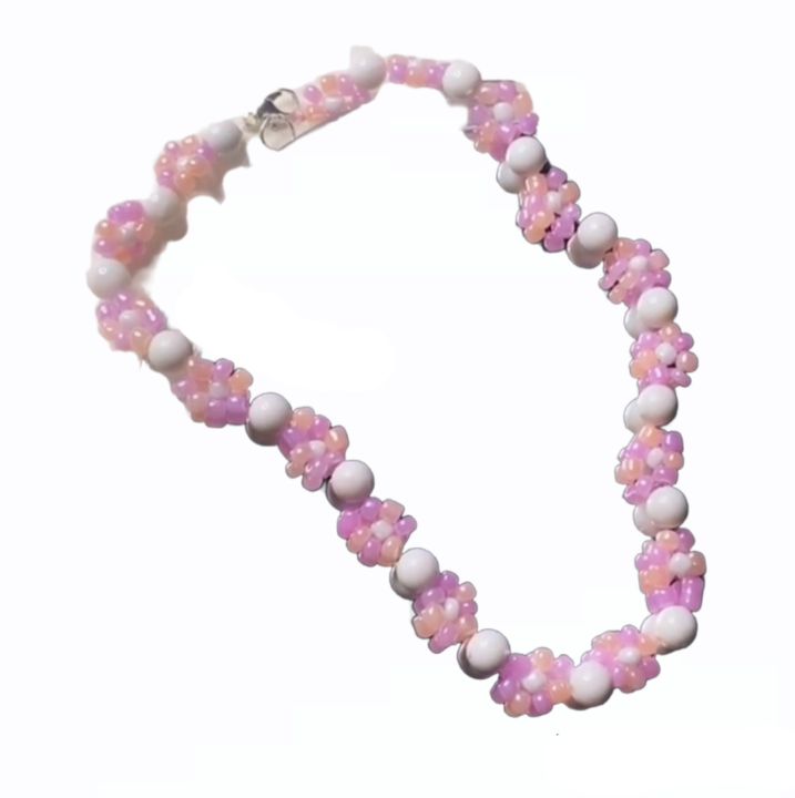 White and pink flower necklace  uploaded by Girly go on 9/30/2021