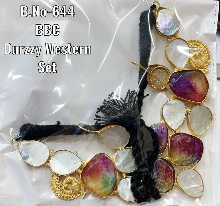 Druzy western necklace uploaded by Averi's on 10/1/2021