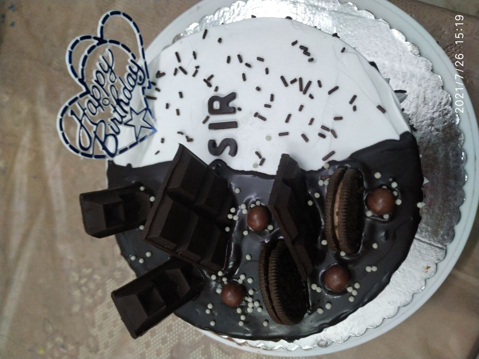 Cakes & chocolates  uploaded by Aryansh vaish on 10/4/2021