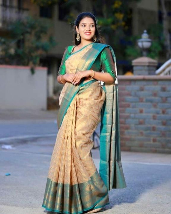 Tissu stripe silk saree uploaded by The banaras Silk on 10/6/2021
