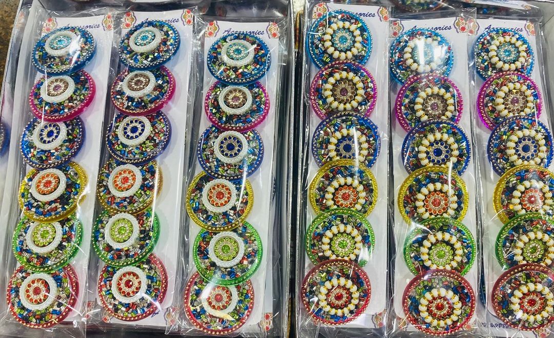 Product image of Sari pin, price: Rs. 149, ID: sari-pin-04928b50