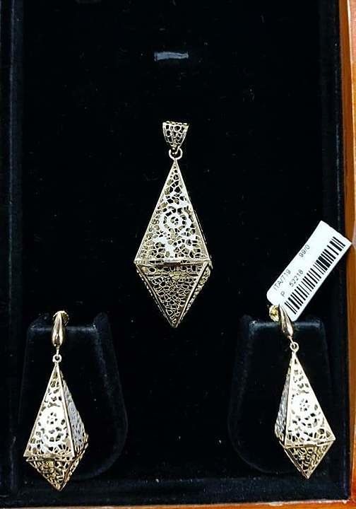 Pendant with earring natural diamond 18kt hall mark gold uploaded by business on 9/15/2020