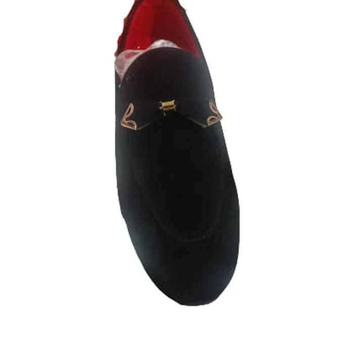 Post image *sole : Air mix*Style: driving shoe*Material: synthetic*Black &amp; Berry*Colour: 4*Size:6,7,8,9,10*Price: 560-15%=476 480