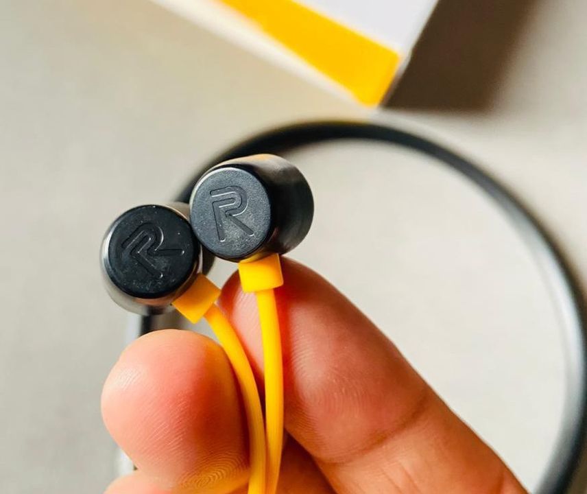Realme Bluetooth earphones uploaded by business on 10/12/2021