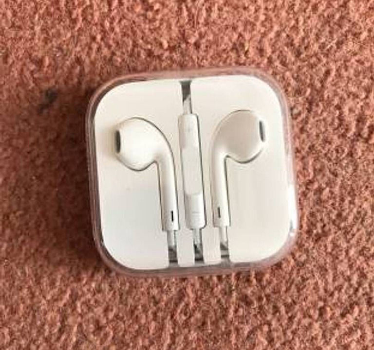 Apple Earphone C  uploaded by Exclusive Traders  on 6/3/2020