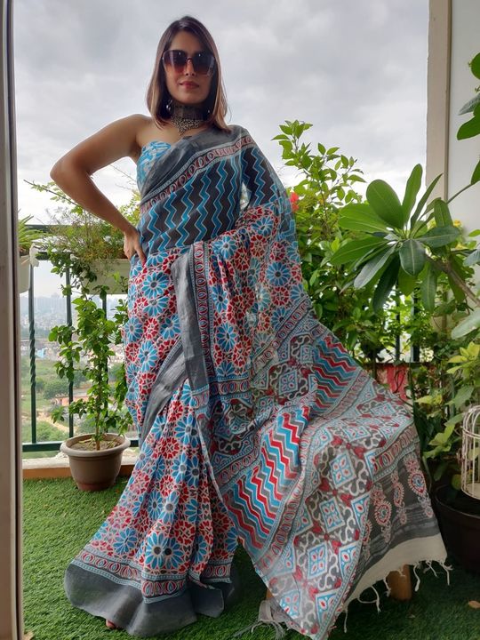 Beautiful  linen saree uploaded by Sager handicraft on 10/13/2021