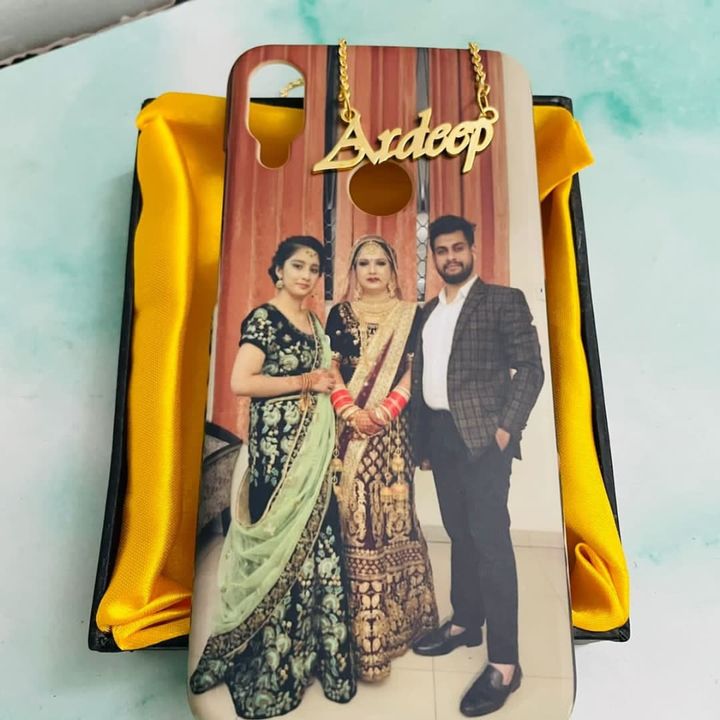 Post image *Personalised single name pendant + 3d phone cover combo*

Any photo or text printed phone case can be done...
Price- 310+70
Dispatched within 7-10 working days after order day ✅
Delivery time- 12-15 days 
No urgent order for this combo 🙃