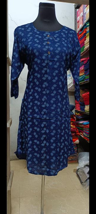 Post image *_Xxl umbrella Kurtis_*

 *Fabric: Rayon* 

 *Type : umbrella* 

*Size: XXL*

*_Lengh : 40 inches_*
 
 *Bust :43 - 44 inches* 

*Price: 190 + shipping*