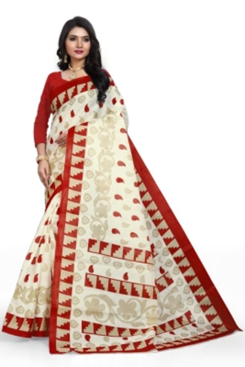 Women saree uploaded by Fashion World on 10/14/2021