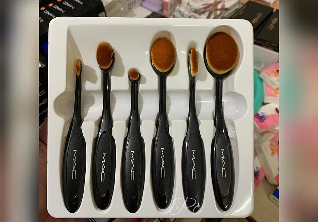Product image with price: Rs. 859, ID: make-up-brush-af7ef0d7