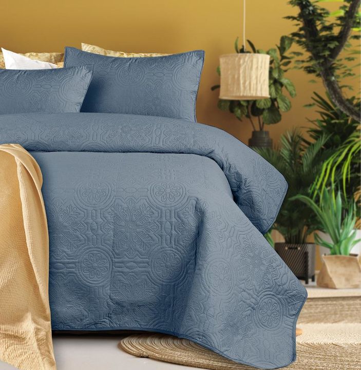 Post image I want 1 Pieces of Same bedcover.
Chat with me only if you offer COD.
Below is the sample image of what I want.
