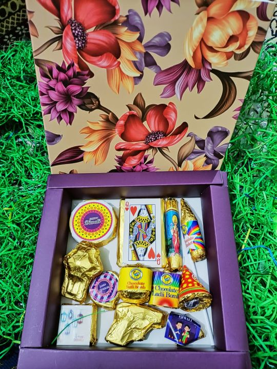 crakers chocolate box uploaded by snehagar cake art on 10/20/2021
