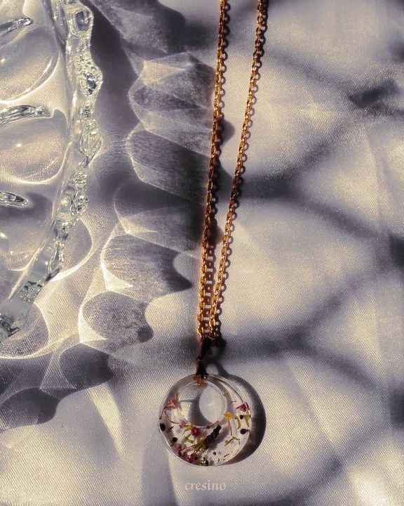 Round shape pendant necklace uploaded by chetna Trivedi on 10/22/2021