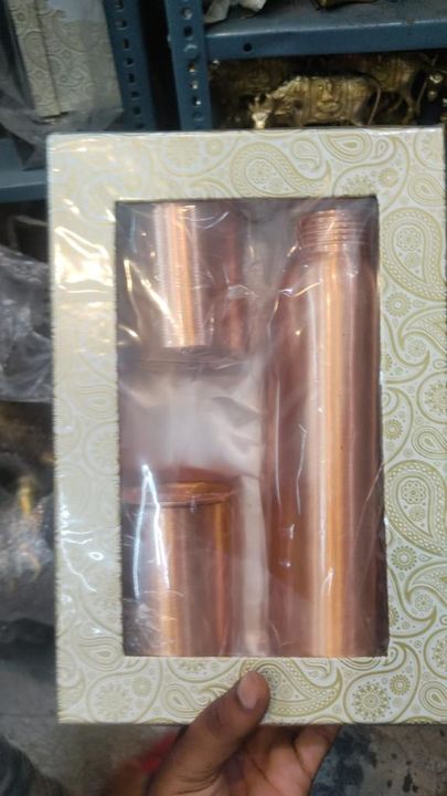 Post image Mujhe Copper engraved water bottle ki 40 Pieces chahiye.
Mujhe jo product chahiye, neeche uski sample photo daali hain.