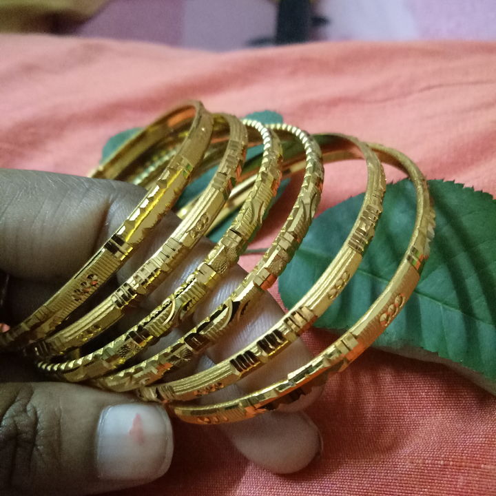 Post image Guaranteed bangle n studs in reasonable priceFor wholesale also avlblPing in 9740150503