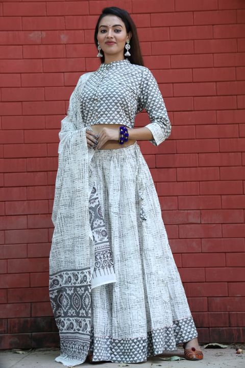 Post image 🔶 Diwali collection🔶

🎁New collection of cotton bagru printed designer top &amp; skirt with mulmul duptta available..( lehenga choli)
Top full sleeves🎁🙏🏻

Sizes: 38-46
Skirt length 40 inch
Skirt circle 5.5 mtr.
Top length 16 inch
Dupptta size 2.5 mtr..


Book fast...