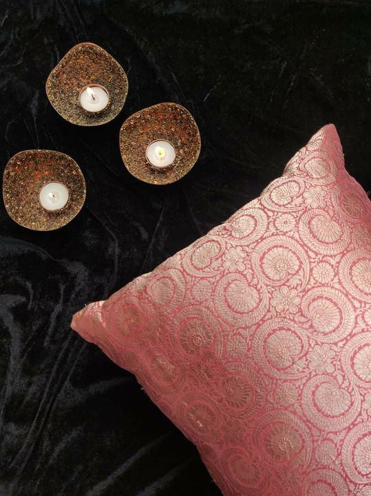 Pink zari cushion cover uploaded by business on 10/27/2021