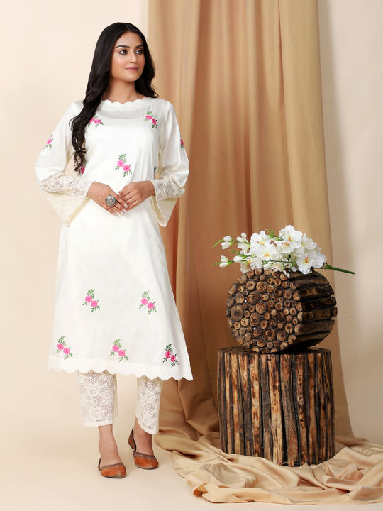 Off White Embroidered Kurta With Pant Set

 uploaded by Swaroop Fashion on 10/28/2021