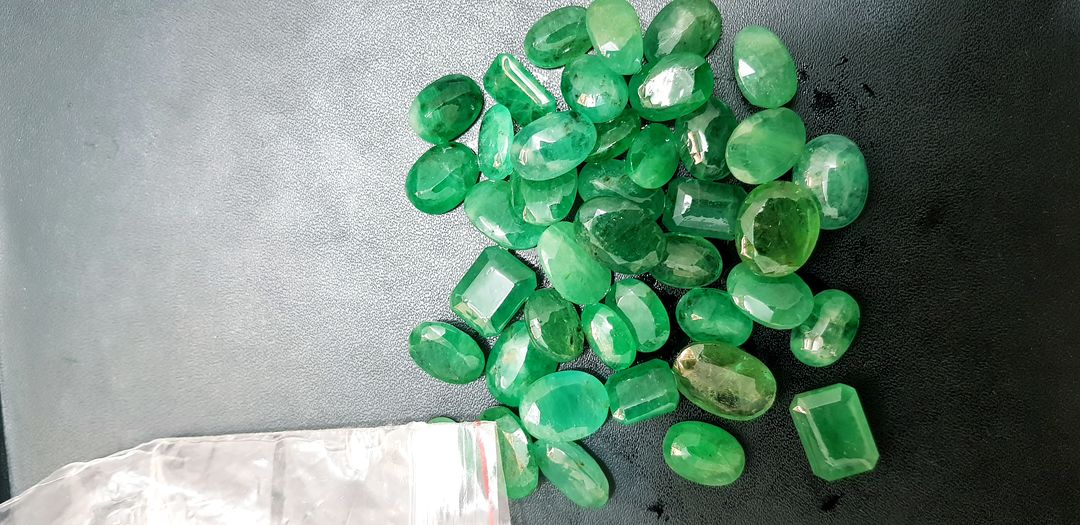 Zambian emerald  uploaded by Zam Zam Gems on 10/28/2021