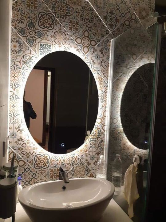 Round mirror uploaded by Seema sanitary, electrical hardware on 10/28/2021
