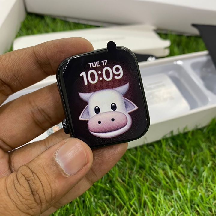 Apple I watch  with apple Logo  uploaded by business on 10/29/2021