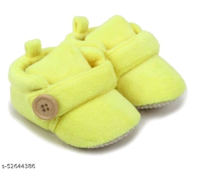 Pretty infants booties uploaded by ONLINESHOP YOUR on 11/7/2021