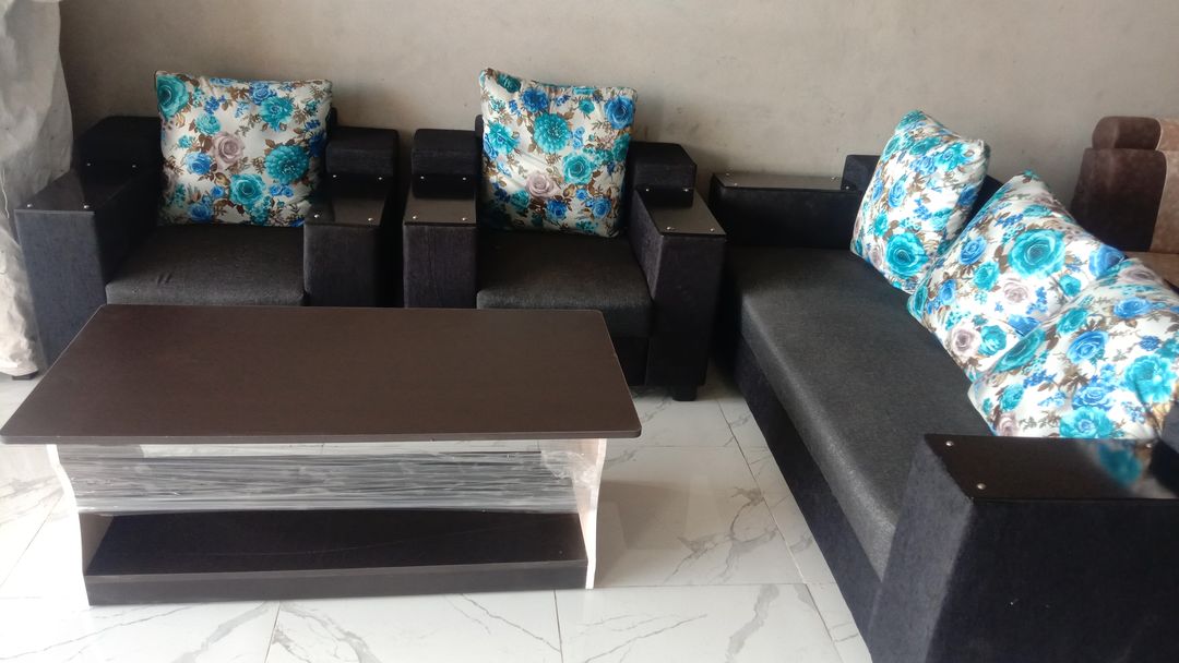 5 seater sofa uploaded by Aarambh furniture on 11/7/2021
